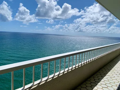 5540 N Ocean Drive Riviera Beach FL 33404