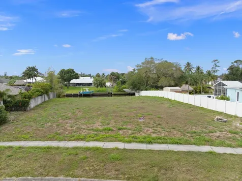 420 NE Cornwall Avenue Port Saint Lucie FL 34983