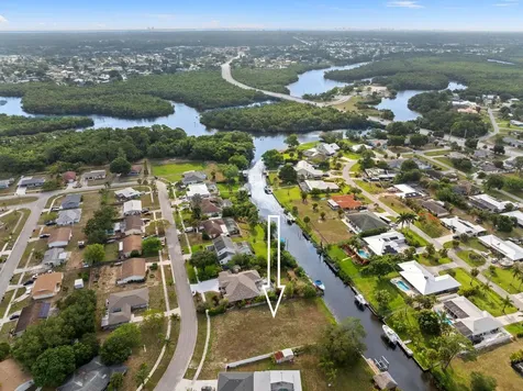 420 NE Cornwall Avenue Port Saint Lucie FL 34983
