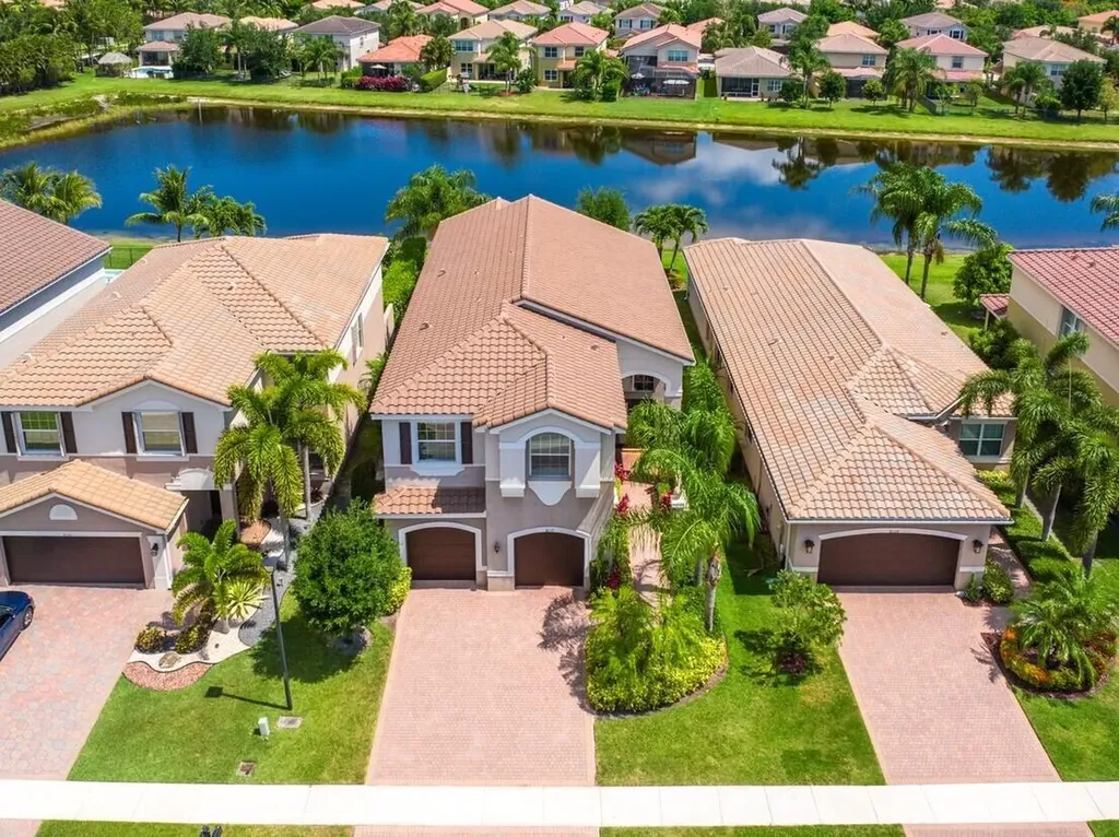 8112 Pinnacle Pass Way Boynton Beach FL 33473