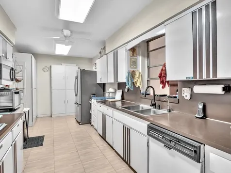 19321 Ne 18th Place Miami FL 33179