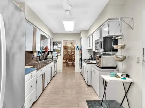 19321 Ne 18th Place Miami FL 33179