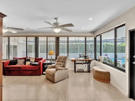 19321 Ne 18th Place Miami FL 33179