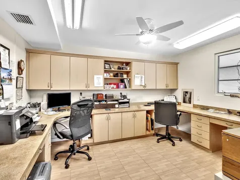 19321 Ne 18th Place Miami FL 33179