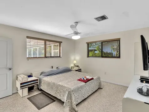 19321 Ne 18th Place Miami FL 33179