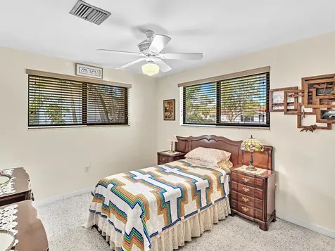 19321 Ne 18th Place Miami FL 33179
