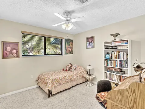 19321 Ne 18th Place Miami FL 33179