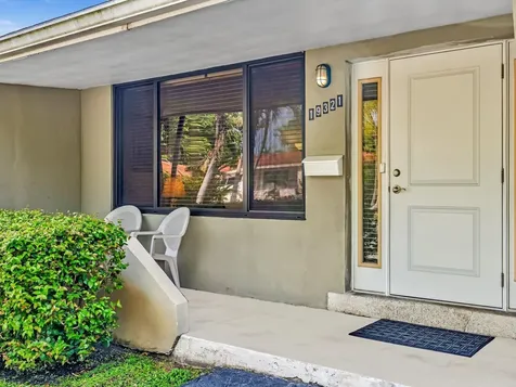 19321 Ne 18th Place Miami FL 33179