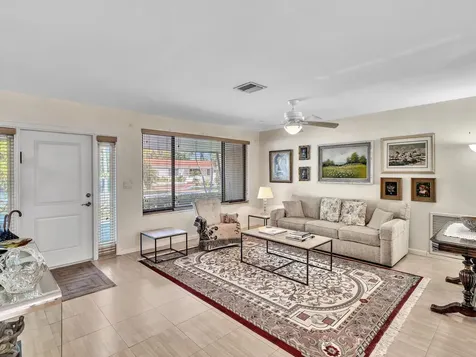19321 Ne 18th Place Miami FL 33179