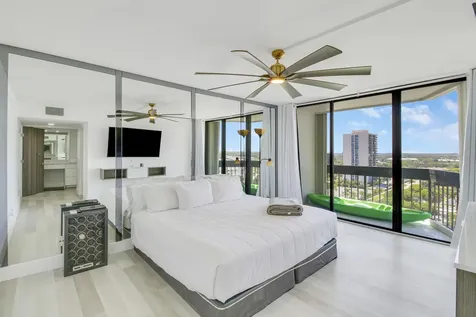 2000 Presidential Way West Palm Beach FL 33401