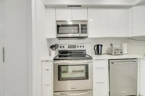 2000 Presidential Way West Palm Beach FL 33401