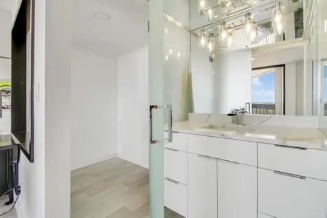 2000 Presidential Way West Palm Beach FL 33401