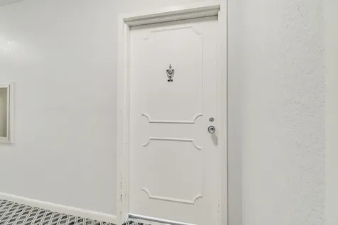 2000 Presidential Way West Palm Beach FL 33401