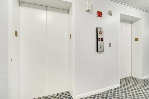 2000 Presidential Way West Palm Beach FL 33401