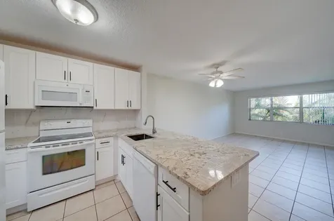 550 SE 2nd Avenue Deerfield Beach FL 33441