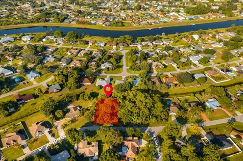 512 SW Sansom Lane Port Saint Lucie FL 34953
