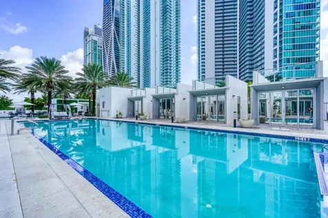 851 Ne 1st Avenue Miami FL 33132