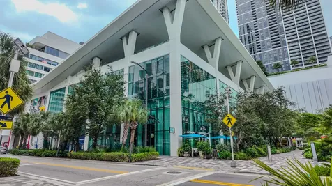 851 Ne 1st Avenue Miami FL 33132
