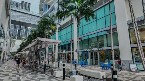 851 Ne 1st Avenue Miami FL 33132