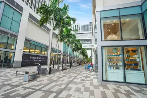 851 Ne 1st Avenue Miami FL 33132