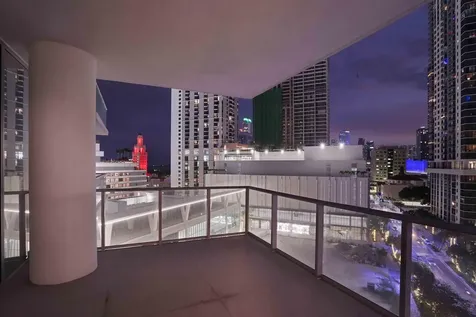 851 Ne 1st Avenue Miami FL 33132