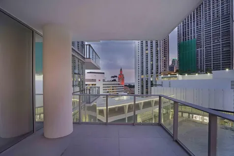 851 Ne 1st Avenue Miami FL 33132