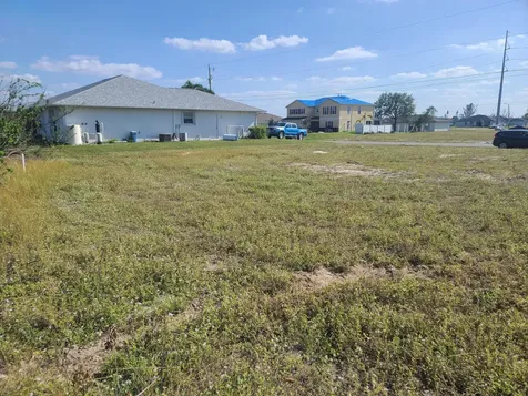 725 NW 8th Terrace Cape Coral FL 33993