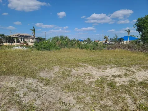 725 NW 8th Terrace Cape Coral FL 33993