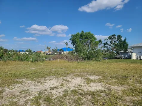 725 NW 8th Terrace Cape Coral FL 33993