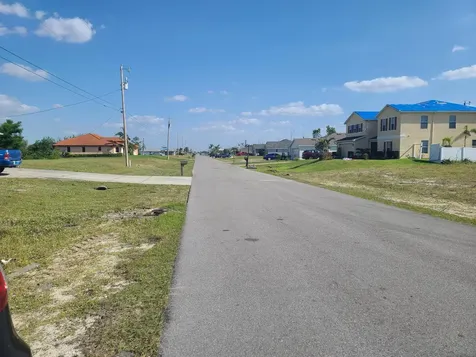 725 NW 8th Terrace Cape Coral FL 33993