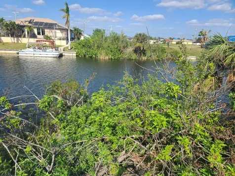 725 NW 8th Terrace Cape Coral FL 33993