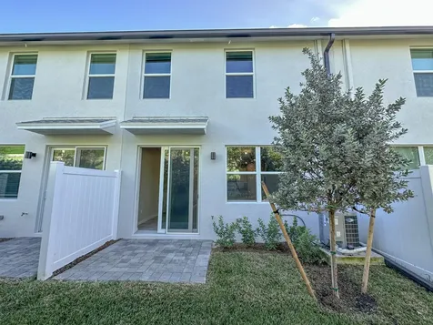 3569 San Bernardino Way Palm Springs FL 33461