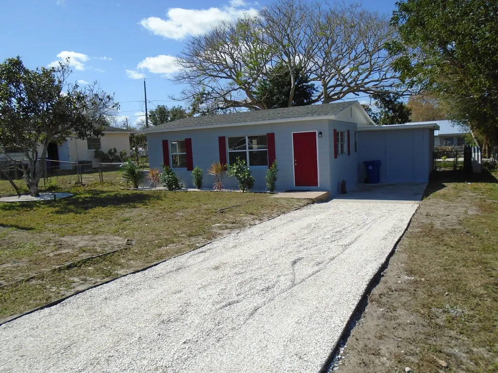 2405 3rd Avenue Avenue Vero Beach FL 32962