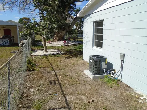2405 3rd Avenue Avenue Vero Beach FL 32962