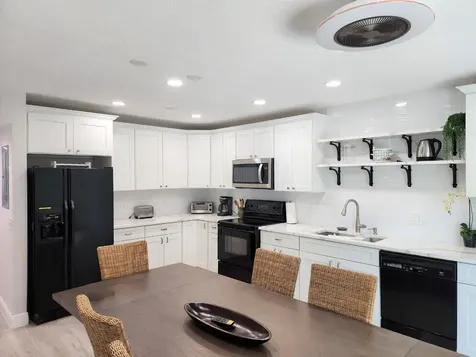 572 SE 20th Avenue Deerfield Beach FL 33441