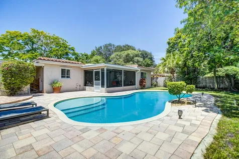 808 SE 13 Court Deerfield Beach FL 33441