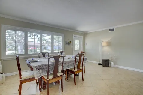 808 SE 13 Court Deerfield Beach FL 33441