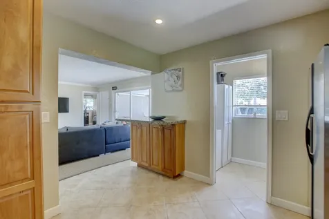 808 SE 13 Court Deerfield Beach FL 33441