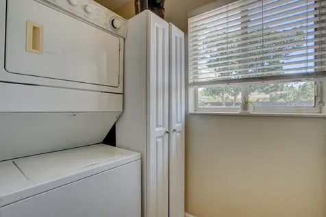 808 SE 13 Court Deerfield Beach FL 33441