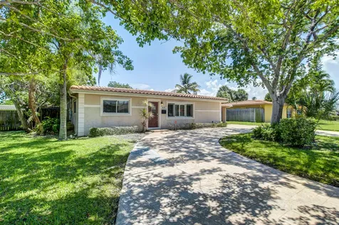 808 SE 13 Court Deerfield Beach FL 33441