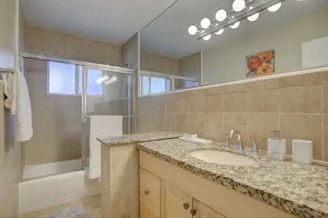 808 SE 13 Court Deerfield Beach FL 33441