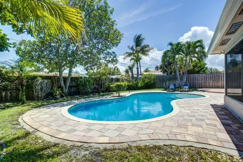 808 SE 13 Court Deerfield Beach FL 33441