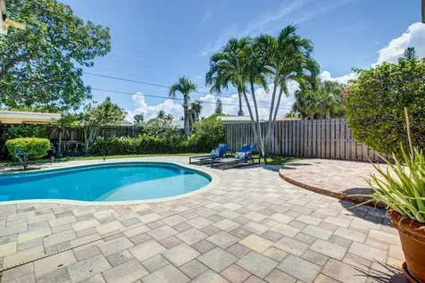 808 SE 13 Court Deerfield Beach FL 33441
