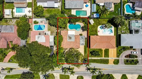 808 SE 13 Court Deerfield Beach FL 33441