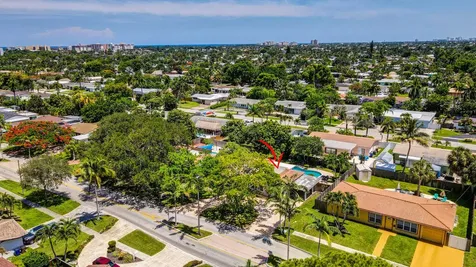 808 SE 13 Court Deerfield Beach FL 33441