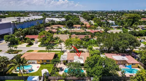 808 SE 13 Court Deerfield Beach FL 33441