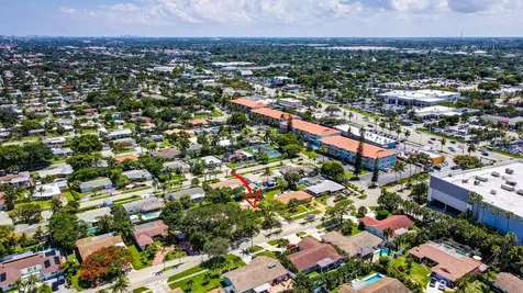 808 SE 13 Court Deerfield Beach FL 33441