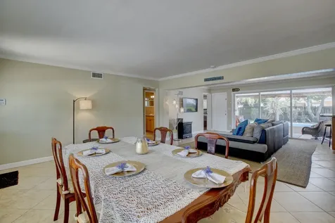 808 SE 13 Court Deerfield Beach FL 33441