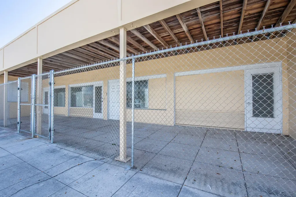 922 S Dixie Highway Lake Worth Beach FL 33460