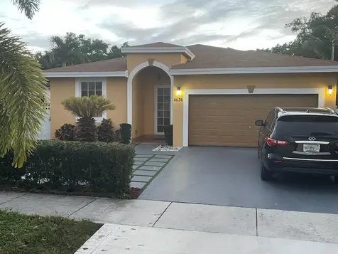 4536 Sw 25 Street West Park FL 33023